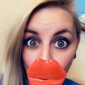 Meet your Posher, Rebecca